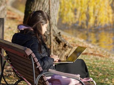 Hoe je van online vrije tijd kunt genieten zonder risico of spijt