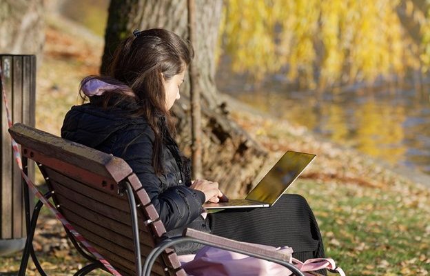 Hoe je van online vrije tijd kunt genieten zonder risico of spijt