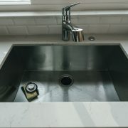 Zo voorkom je problemen met verstopte afvoeren in de keuken