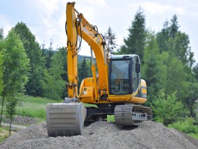 De veelzijdigheid van graafmachines in landbouw en industrie