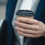 Koffie to go in de winkel wat komt er kijken bij een goed afhaalconcept